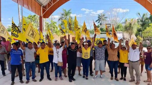 Recorre comunidades mayas la candidata de PRD en Carrillo Puerto