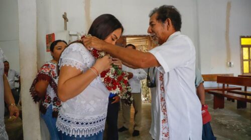 Mary Hernández recibe nombramiento maya “Hermana del Pueblo”
